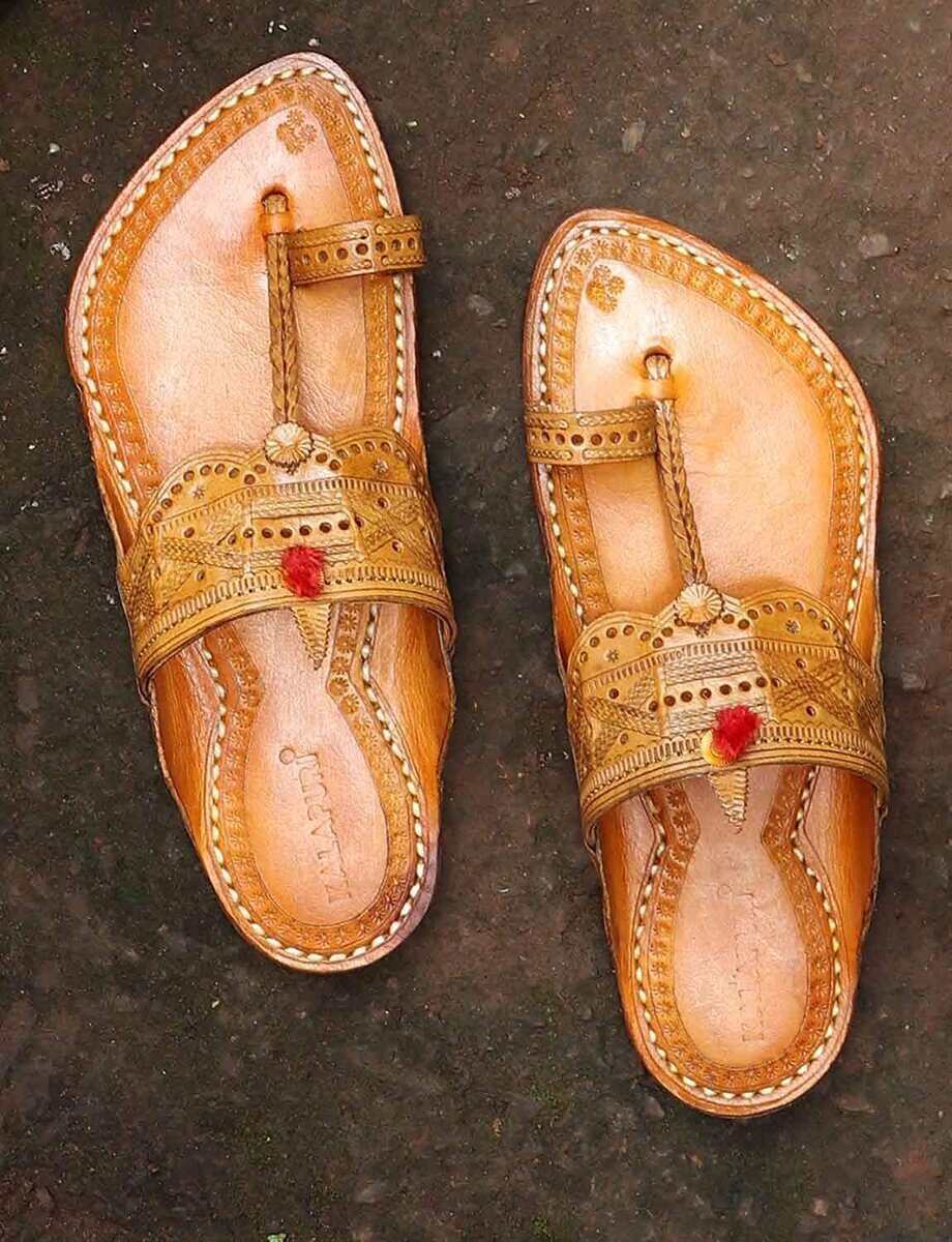 Buy White Gogo Leather Kolhapuri Sandals For Men by IraSoles Online at Aza  Fashions.