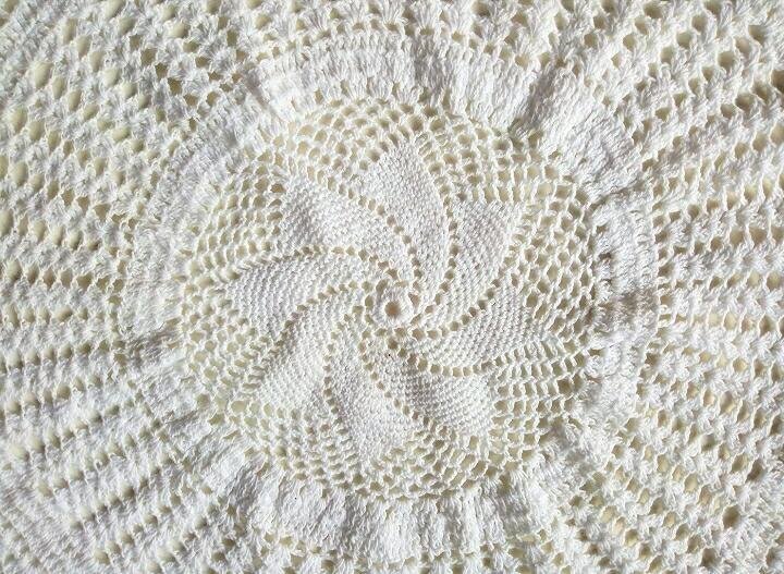 Vintage Style Classic Fine Yarn Hand Crochet Beige Cotton Doily 20" 