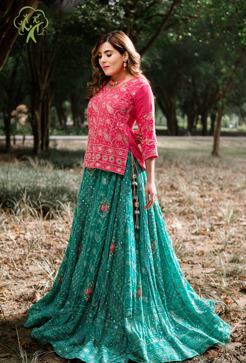 Photo of Mehendi lehengas in green with pink dupatta | Half saree lehenga,  Lehnga dress, Bridal lehenga